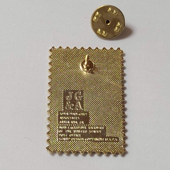 United States Postal Service USPS 22 Cent Love Puppy Dog Postage Stamp Lapel Pin - Picture 4 of 7